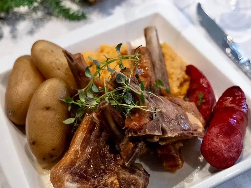 Pinnekjøtt med kålrabistappe og poteter